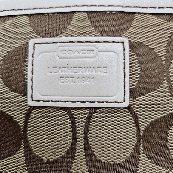 Coach White Leather and Fur Ski Pack Shoulder Bag - Picture 6 of 16